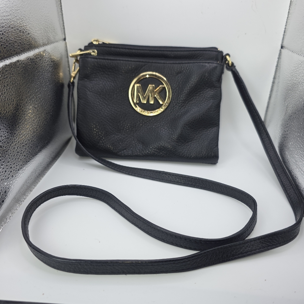 Michael Kors Black Pebbled Leather Crossbody Bag MK Medallion Logo‎ Purse
